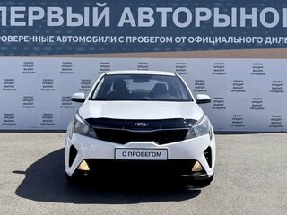 2021 Kia Rio IV Рестайлинг, белый, 1149000 рублей, вид 2