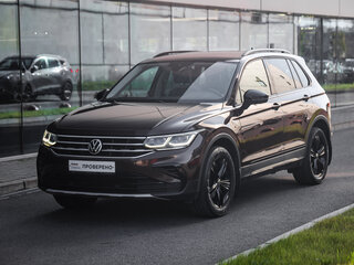 2021 Volkswagen Tiguan II Рестайлинг, коричневый, 2684186 рублей, вид 3