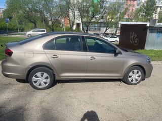 2021 Volkswagen Polo VI, бежевый, 1850000 рублей, вид 2