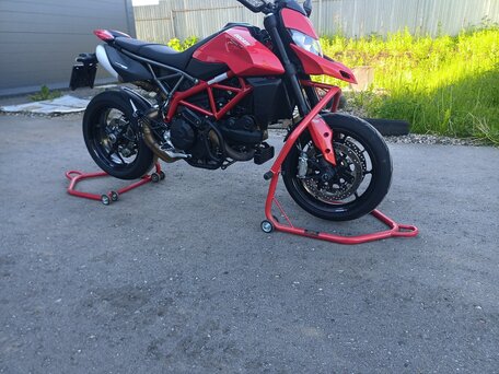 2020 Ducati Hypermotard, красный, 1150000 рублей, вид 4