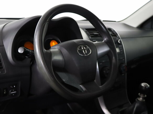 2010 Toyota Corolla X (E140, E150), белый - вид 8