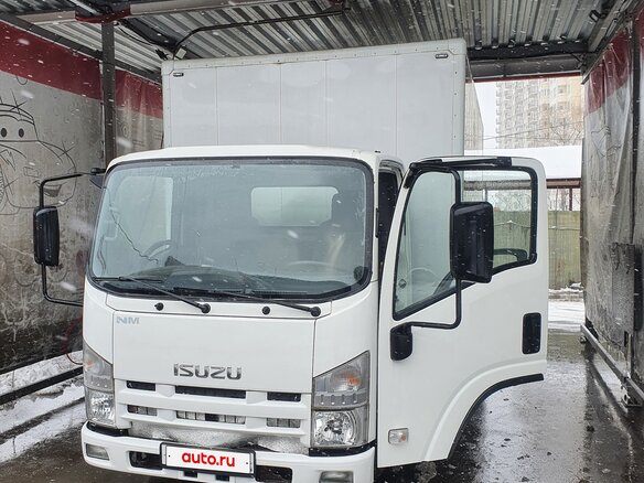 2014 Isuzu Elf (N-series), белый - вид 1