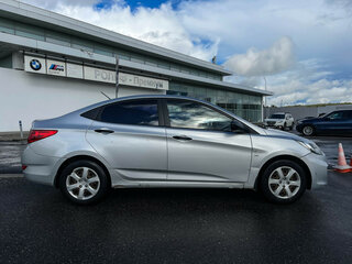2011 Hyundai Solaris I, серый, 699000 рублей, вид 4