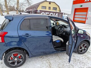 2005 Toyota Vitz II (XP90), синий, 560000 рублей, вид 2