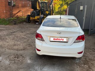 2013 Hyundai Solaris I, белый, 270000 рублей, вид 3