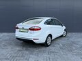 2015 Ford Fiesta Mk6 Рестайлинг, белый, 845000 рублей - вид 1