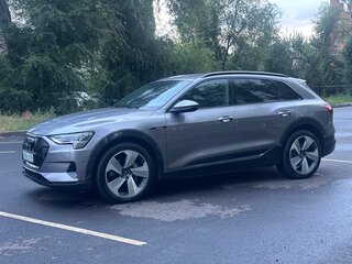 2019 Audi e-tron 55 I, серый, 4390000 рублей, вид 1