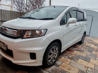 2014 Honda Freed Spike I Рестайлинг, белый, 1170000 рублей, вид 1