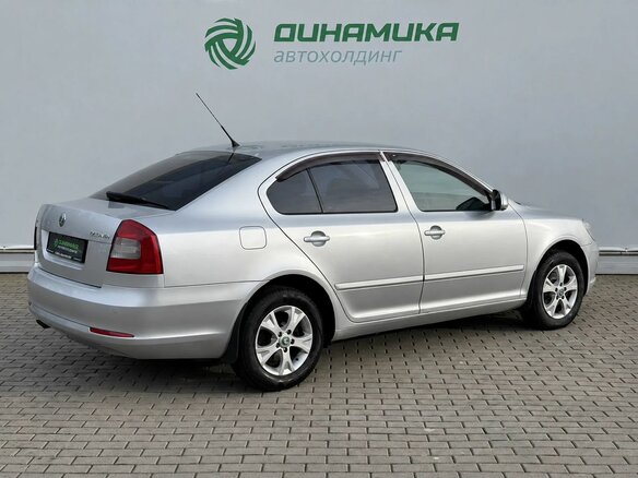 2010 Skoda Octavia II (A5) Рестайлинг, серебристый, 650000 рублей - вид 4