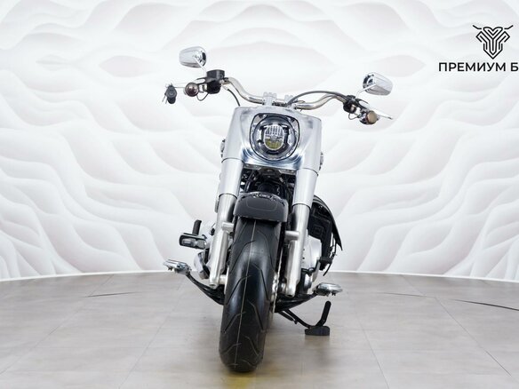 2018 Harley-Davidson Fat Boy, чёрный, 1899000 рублей - вид 3