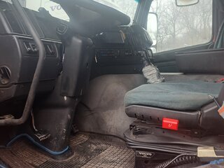 1999 Volvo FM, красный, 650000 рублей, вид 3