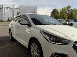 2018 Hyundai Solaris II, белый, 1230000 рублей, вид 2