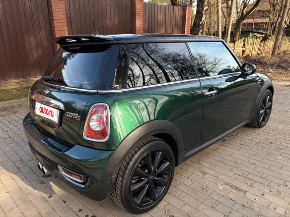 2013 Mini Hatch Cooper S II (R56) Рестайлинг, зелёный - вид 3