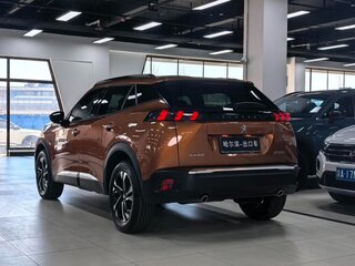 2023 Peugeot 2008 II, оранжевый, 1350000 рублей, вид 4
