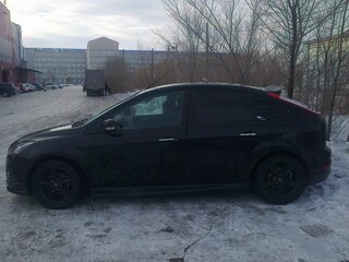 2010 Ford Focus II Рестайлинг, чёрный, 700000 рублей, вид 4
