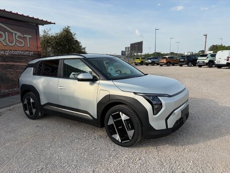 2024 Kia EV3 58.3 kWh, серебристый, 3510200 рублей, вид 1