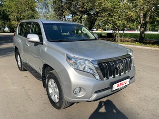 2013 Toyota Land Cruiser Prado 4-speed 150 Series Рестайлинг 1, серебристый, 3450000 рублей, вид 2