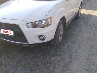 2010 Mitsubishi Outlander II Рестайлинг, белый, 1040000 рублей, вид 2