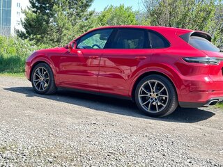 2022 Porsche Cayenne III, красный, 7490000 рублей, вид 2