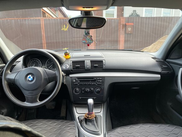 2011 BMW 1 серии 118i I (E81/E82/E87/E88) Рестайлинг, белый, 800000 рублей - вид 11