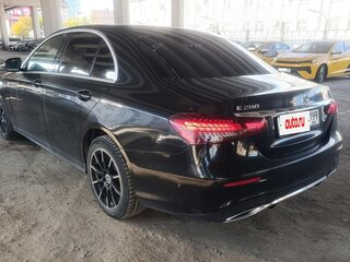 2021 Mercedes-Benz E-Класс 200 V (W213, S213, C238) Рестайлинг, чёрный, 2800000 рублей, вид 3