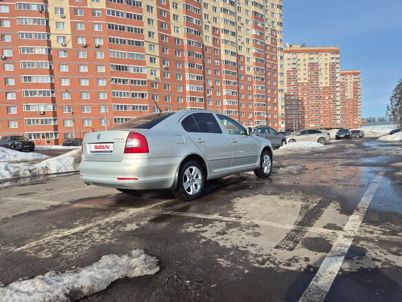 2012 Skoda Octavia II (A5) Рестайлинг, серебристый, 870000 рублей - вид 4