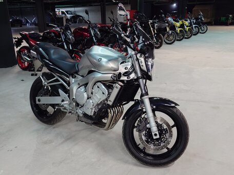 2004 Yamaha FZ6, серебристый, 530000 рублей, вид 2
