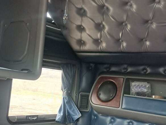 2004 Kenworth T2000, синий, 2000000 рублей - вид 9