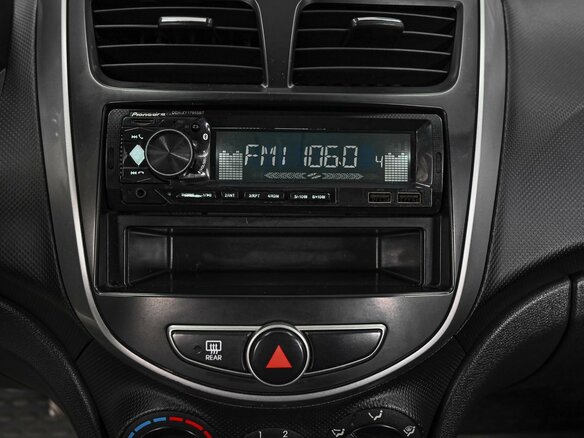 2015 Hyundai Solaris I Рестайлинг, белый - вид 13
