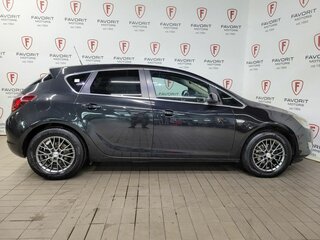 2011 Opel Astra J, чёрный, 585000 рублей, вид 4