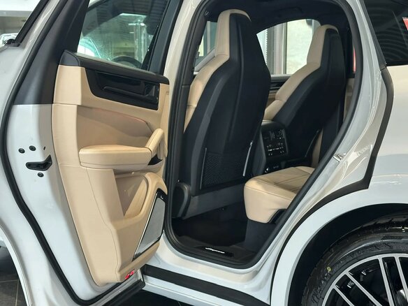 2026 Porsche Cayenne Coupé III Рестайлинг, серый - вид 6