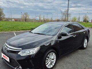 2015 Toyota Camry VII (XV50) Рестайлинг, чёрный, 1950000 рублей, вид 2