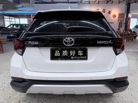 2022 Toyota Yaris L X XP150 Рестайлинг, белый, 954000 рублей, вид 5