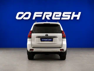 2021 Toyota Land Cruiser Prado 150 Series Рестайлинг 2, белый, 4797070 рублей, вид 4