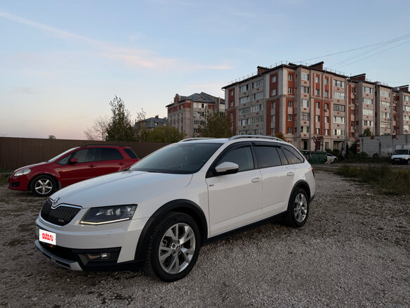 2017 Skoda Octavia Scout III (A7), белый, 1840000 рублей - вид 5