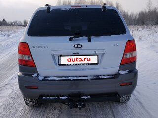 2006 Kia Sorento 5-speed I, серебристый, 900000 рублей, вид 4