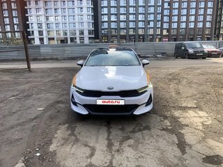 2021 Kia K5 III, белый, 1650000 рублей, вид 2