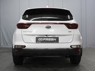 2021 Kia Sportage IV Рестайлинг, белый, 2620000 рублей, вид 4