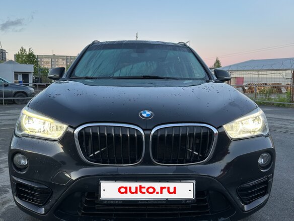 2017 BMW X1 20i xDrive II (F48), чёрный, 2350000 рублей - вид 2