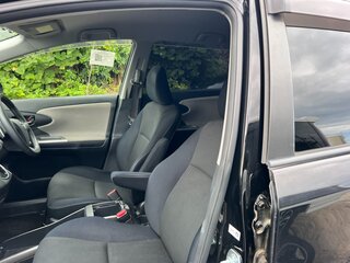2011 Toyota Wish II, чёрный, 1480000 рублей, вид 2