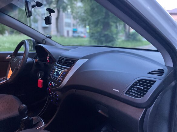 2016 Hyundai Solaris I Рестайлинг, белый, 1100000 рублей - вид 30