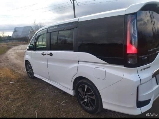 2016 Honda Stepwgn V, белый, 2100000 рублей - вид 3