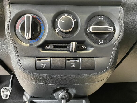 2026 Lada (ВАЗ) Granta I Рестайлинг, синий, 1208000 рублей - вид 10
