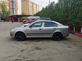 2011 Skoda Octavia II (A5) Рестайлинг, серый, 600000 рублей, вид 4