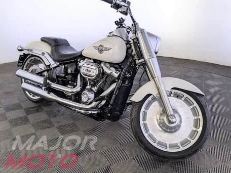 2018 Harley-Davidson Fat Boy, белый, 1955000 рублей, вид 2