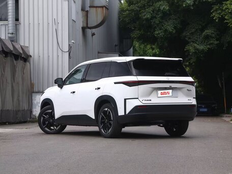 2026 Toyota bZ3X 50 kWh, белый, 2400000 рублей, вид 4