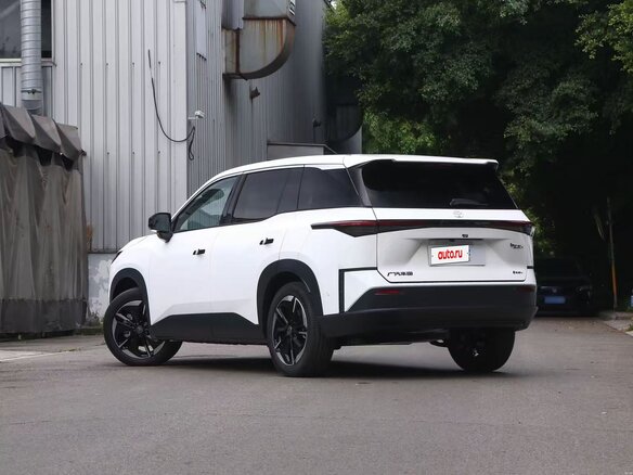 2026 Toyota bZ3X 50 kWh, белый, 2400000 рублей - вид 3