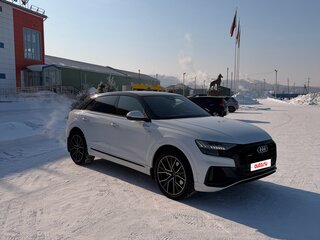 2020 Audi Q8 55 TFSI I (4M), белый, 5299000 рублей, вид 2