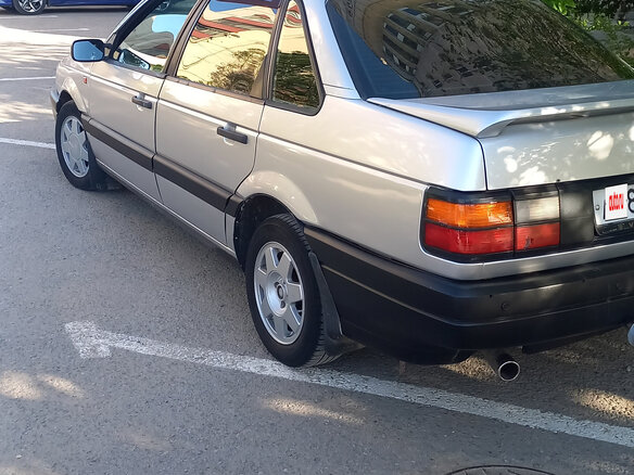 1992 Volkswagen Passat B3, серебристый, 350000 рублей - вид 5