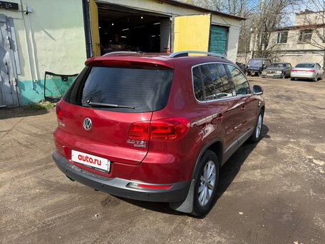 2012 Volkswagen Tiguan I Рестайлинг, красный, 1350000 рублей, вид 4